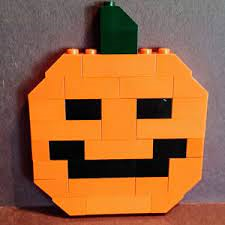 happy pumpkin made with legos